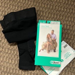 Juzo 20-30 Thigh High Black